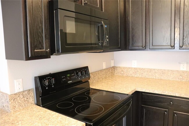 Building Photo - 3740 Seneca Club Loop