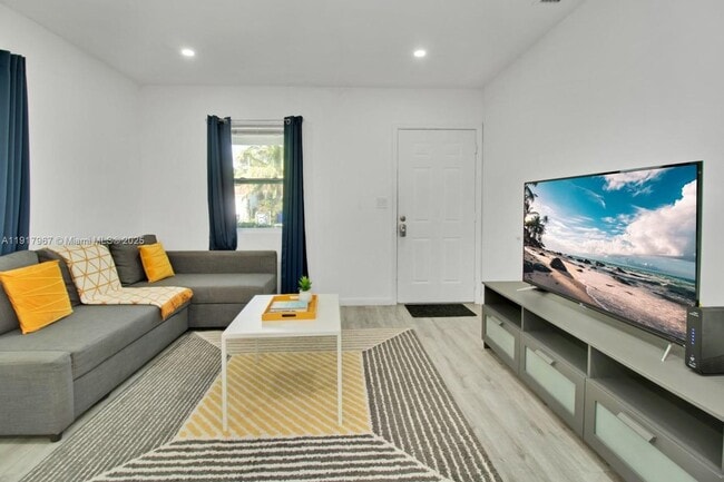 Building Photo - 2604 Fletcher Ct