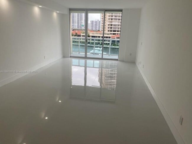 Building Photo - 2 bedroom in Sunny Isles Beach FL 33160