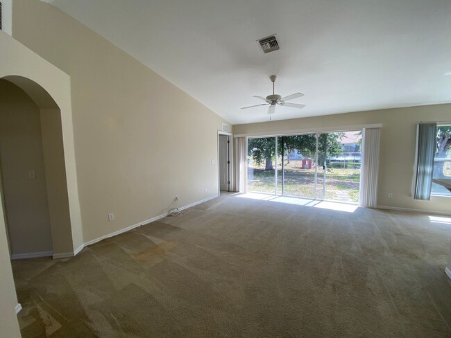 Building Photo - 2817 NW 18th Pl