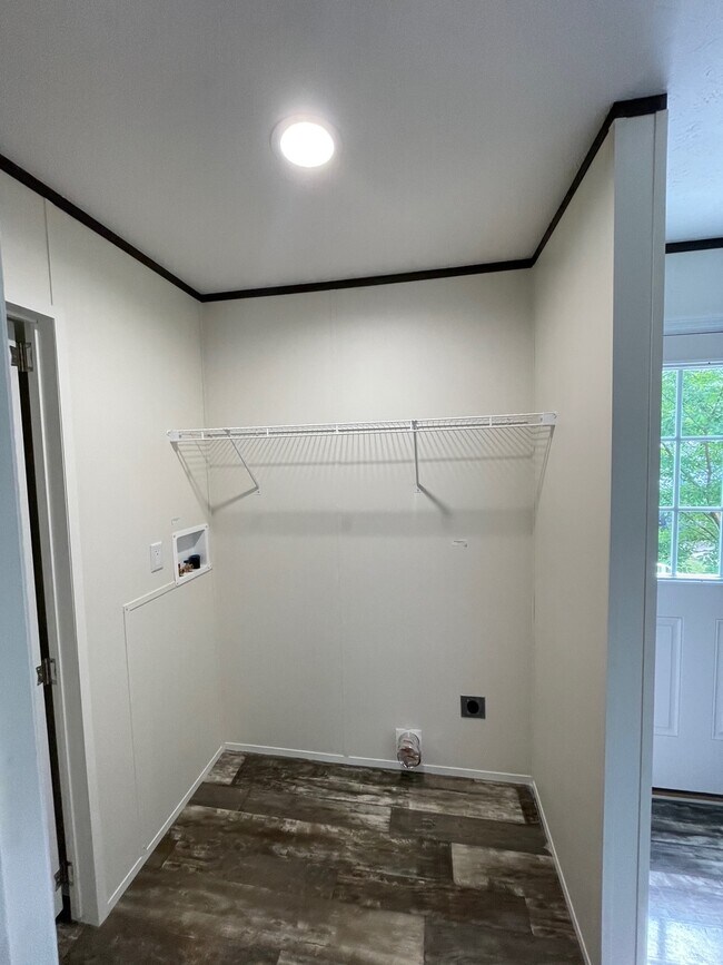 Building Photo - 113 Chalet Ln