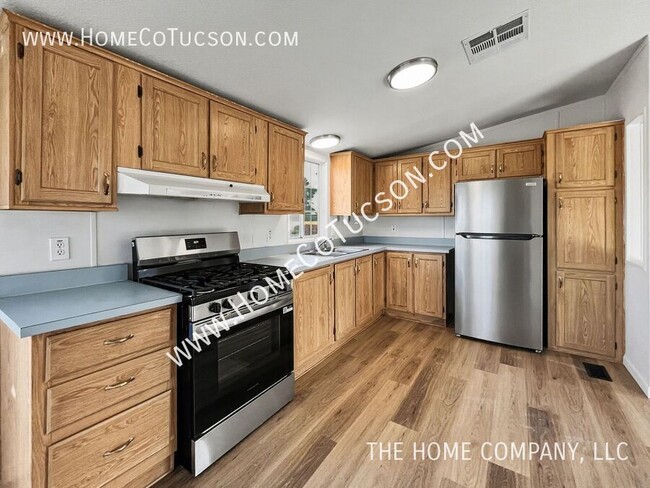 Building Photo - 9950 N El Uno Minor