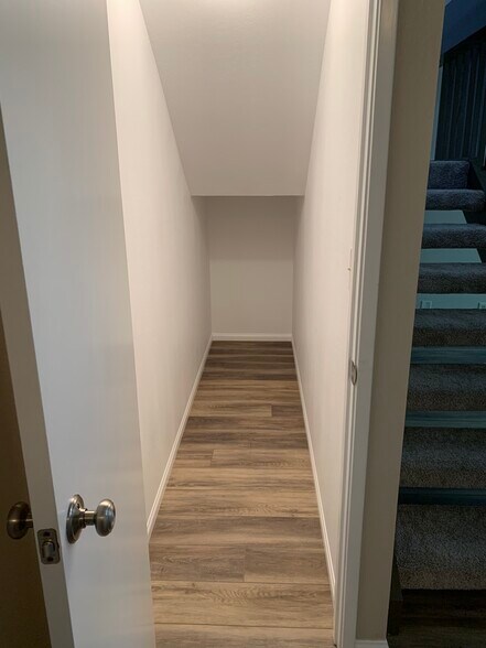 Building Photo - 181 N Kellogg Ave