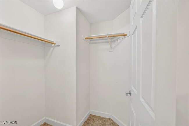 Building Photo - 87 E Agate Ave