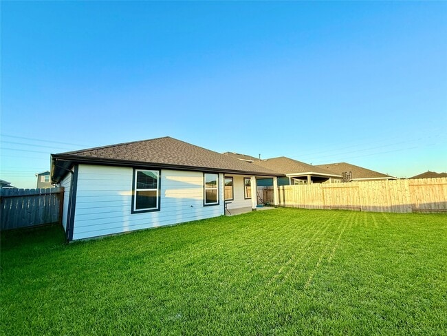 Building Photo - 31611 Farlam Farms Trl