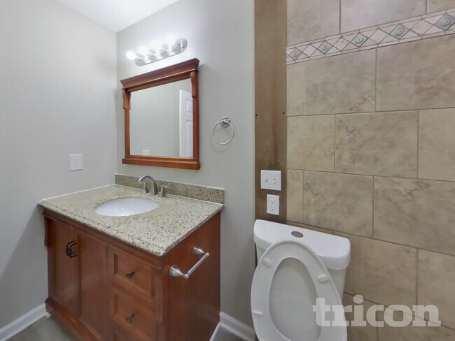 Building Photo - 3009 Blackwood Dr