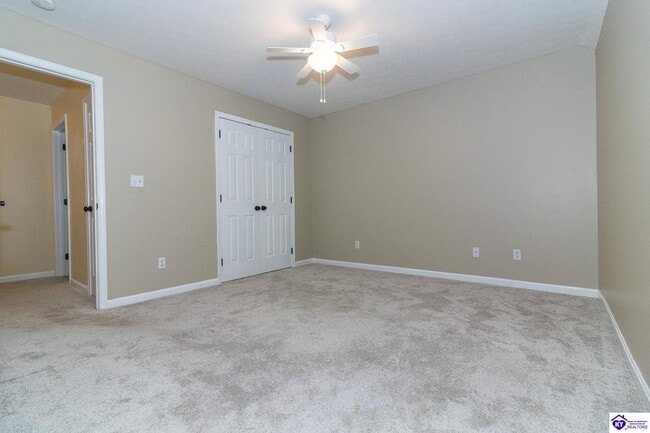 Building Photo - 212 Applewood Ln