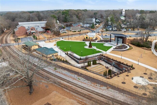 Building Photo - 2790 Sardis St