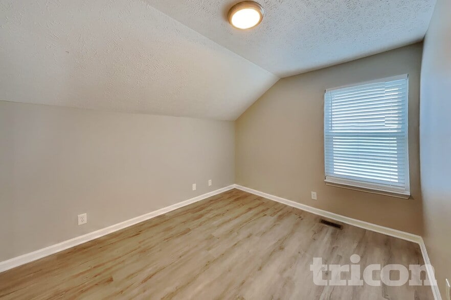 Building Photo - 257 Indian Park Dr