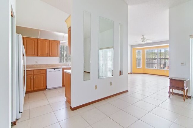 Building Photo - Hudson Pool Home for Lease