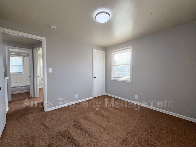 Building Photo - 5501 Benton St