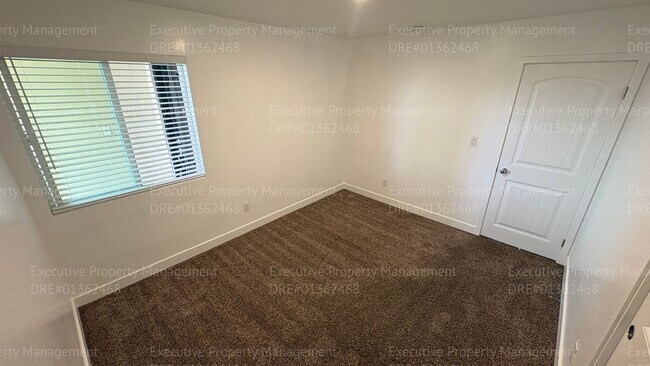 Building Photo - 5 bedroom, 2 bathroom, 3 car garage located near Taft Hwy/ Chevalier Rd