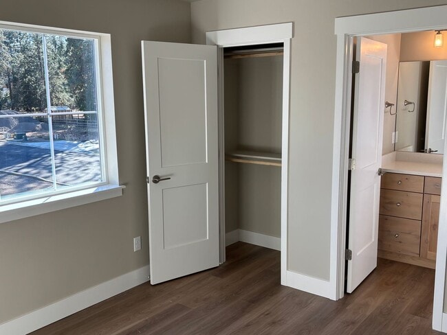 Building Photo - 63278 N W Ski Ln