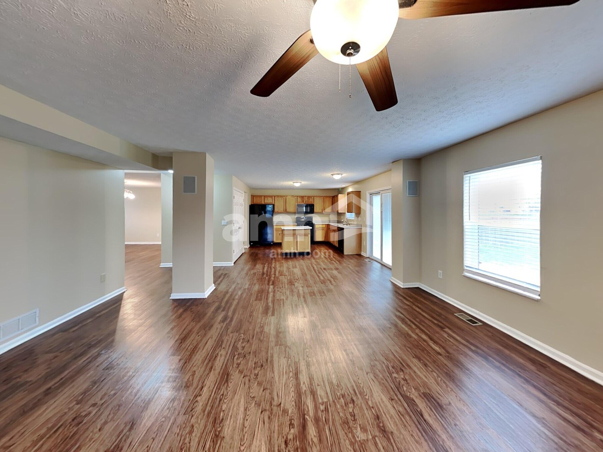 Building Photo - 4024 Walnut Crossing Dr