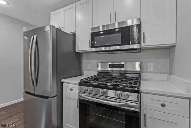 Building Photo - 224 Broad St