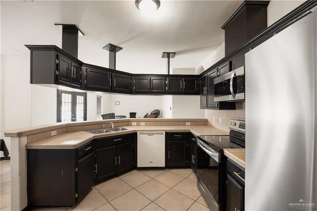 Building Photo - 2401 Wisteria Ave