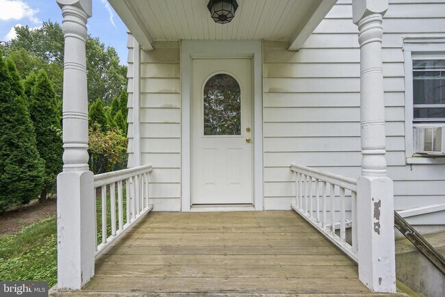 Building Photo - 432 Plainsboro Rd