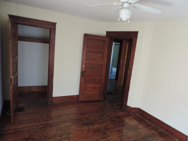 Building Photo - 108 S College St