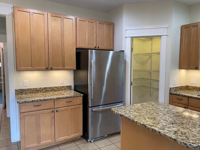 Building Photo - West AVL - Modern Craftsman Style 3 Bedroom