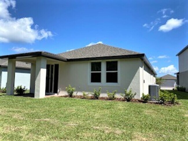 Building Photo - Beautiful Furnished 3 Bedroom Home in the Links at LPGA!