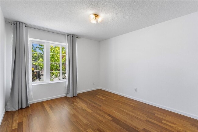 Building Photo - 229 Brighton Ct