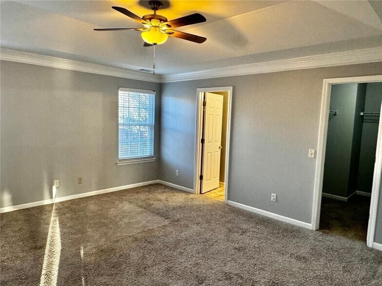 Building Photo - 2990 Storybook Ln