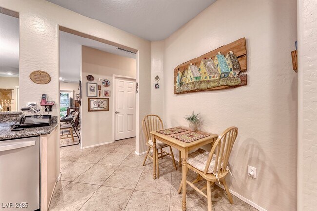 Building Photo - 2522 Darda St