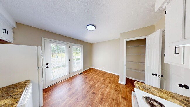 Building Photo - 1485 Nichols Dr