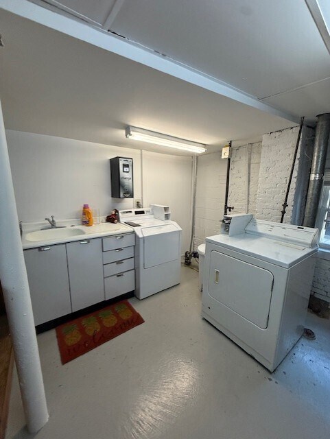 Building Photo - 33 Medford St