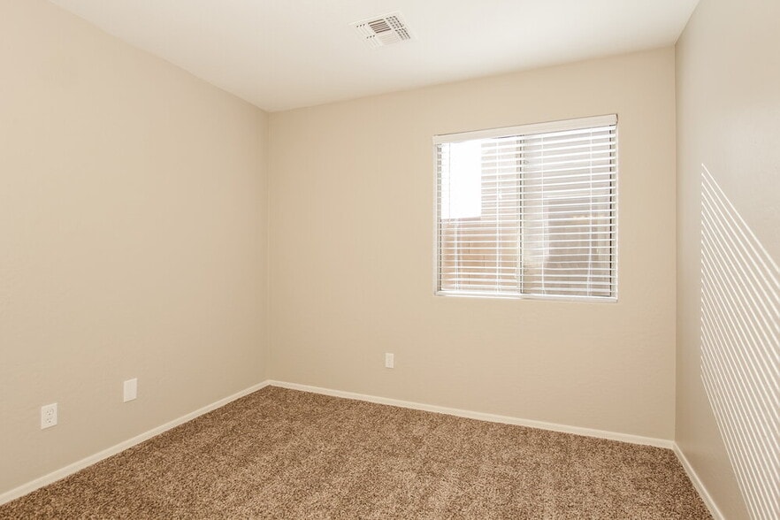 Building Photo - 16245 W Calavar Rd