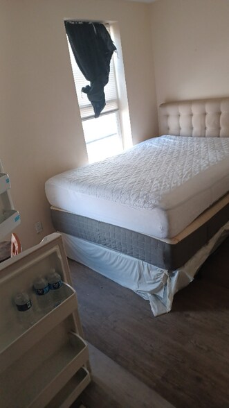 Building Photo - 1336 N 54th St