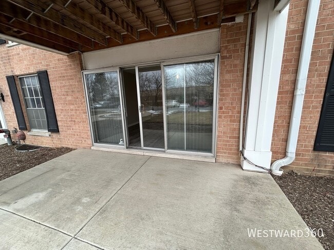 Building Photo - 5501 Carriage Way Dr