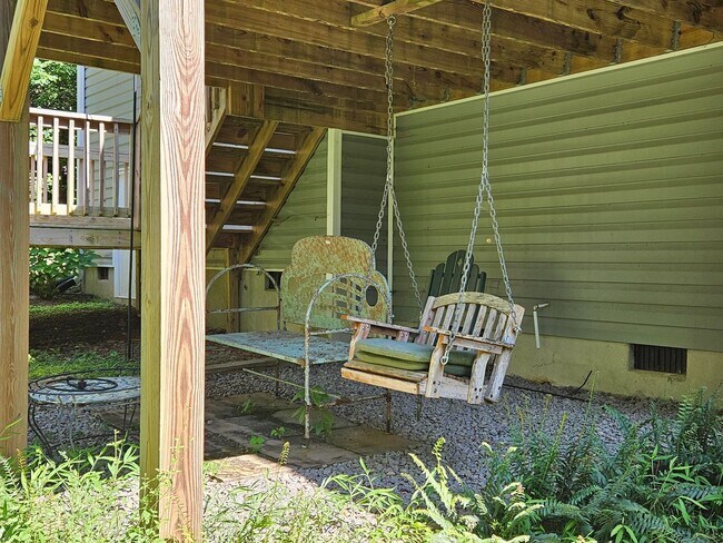 Building Photo - NEW LISTING!!!!!