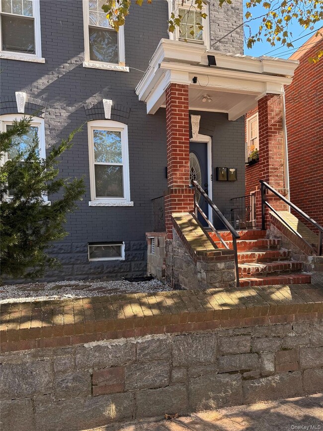 Building Photo - 437 Locust St