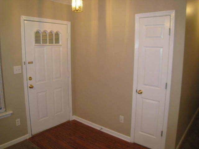 Building Photo - Half off first month rent move in special