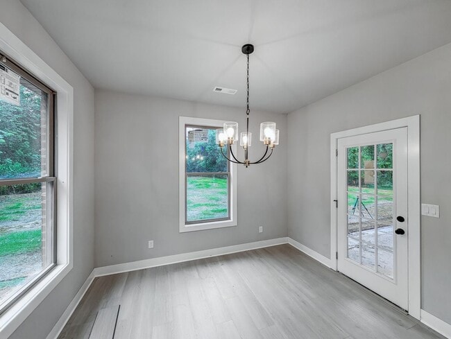Building Photo - 10 Olmsted Cir