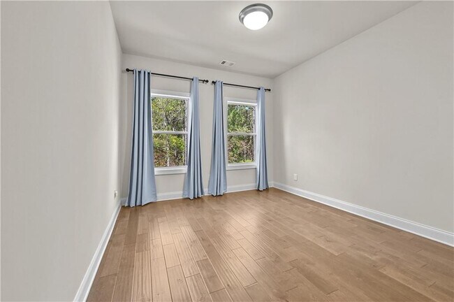 Building Photo - 3475 Benedict Pl