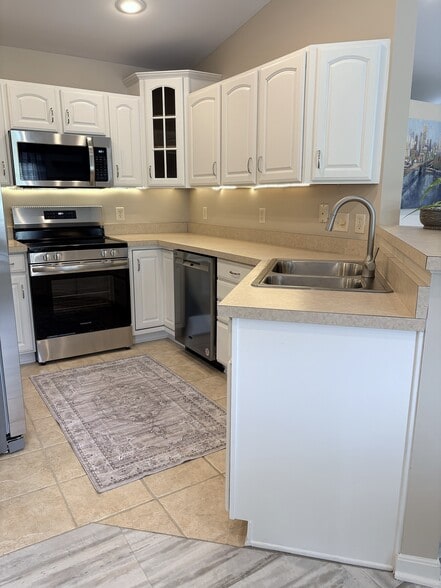 Building Photo - 257 Skyview Ct