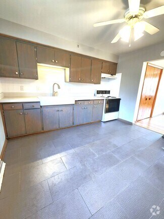 Building Photo - DG - 4520-4522 N 84th Street