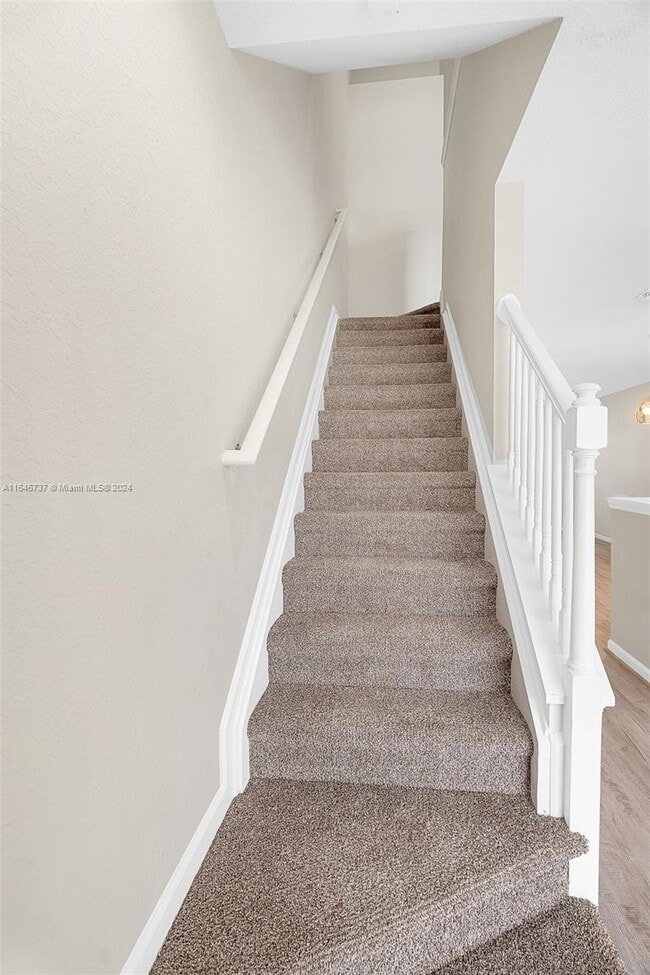 Building Photo - 4481 SW 49th Ave