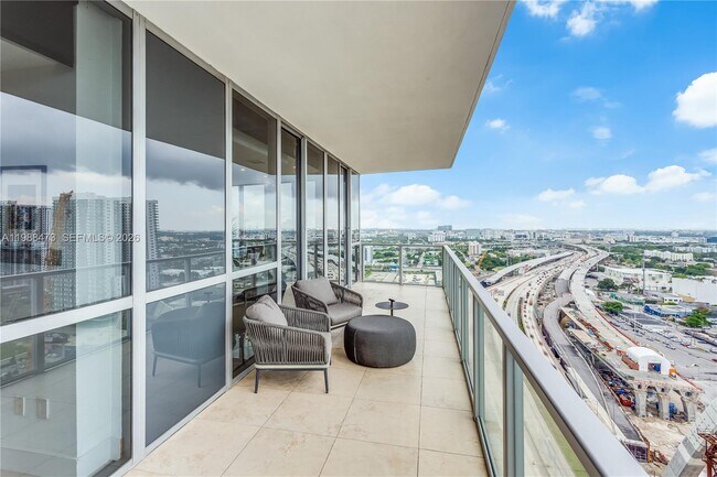 Building Photo - 1100 Biscayne Blvd