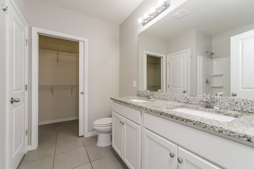 Building Photo - 370 Colonade Ct