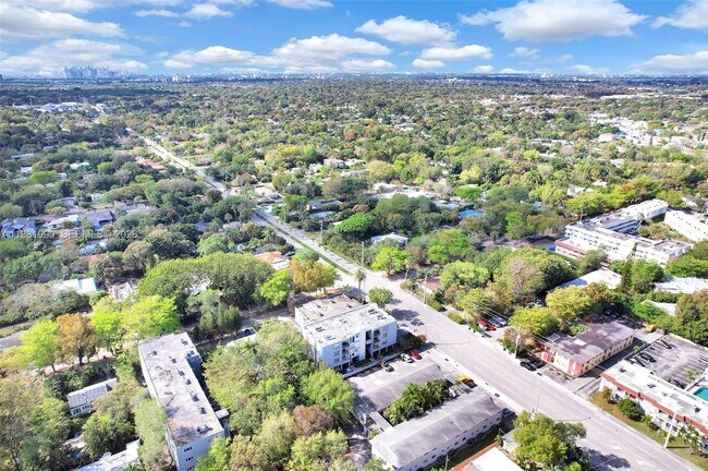 Building Photo - 12101 NE 6th Ave