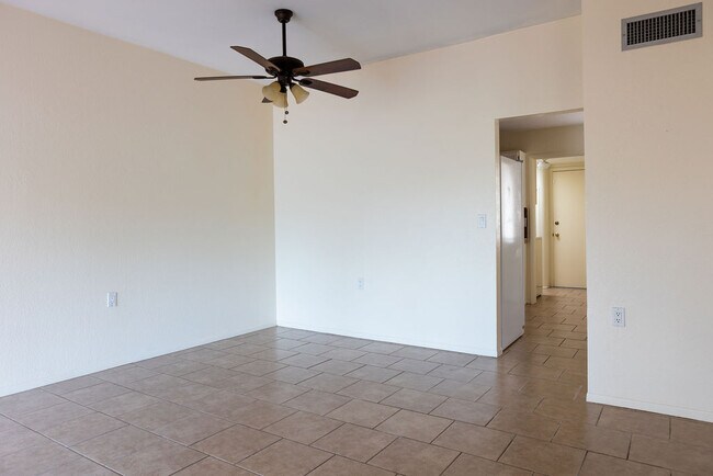 Building Photo - 830 W Rio-Altar