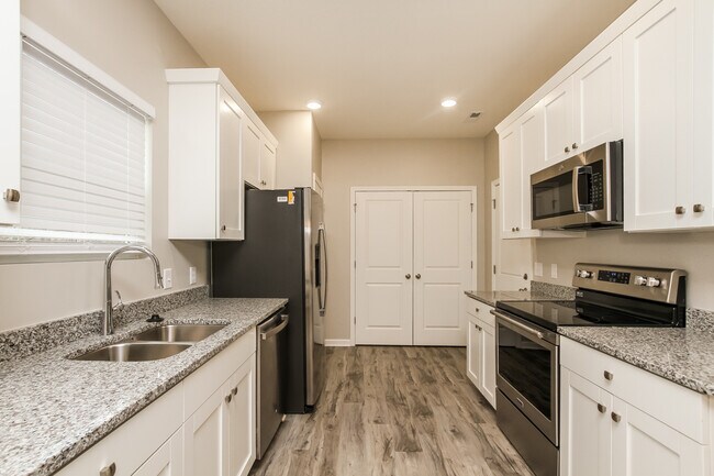 Building Photo - 812 Caper St