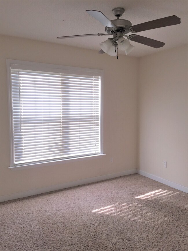 Building Photo - Stylish and Spacious 3BR/2BA Rental Home with Modern Amenities in Ray City, GA! Minutes from Mood...