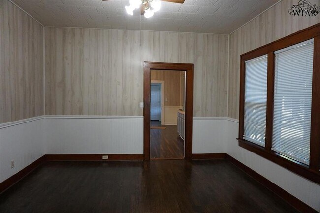 Building Photo - 1114 Monroe St