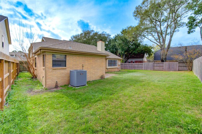 Building Photo - 18418 Arbormont Dr