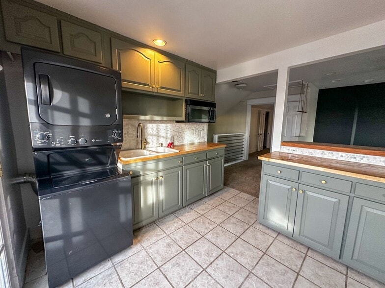 Building Photo - 1615 Carr St