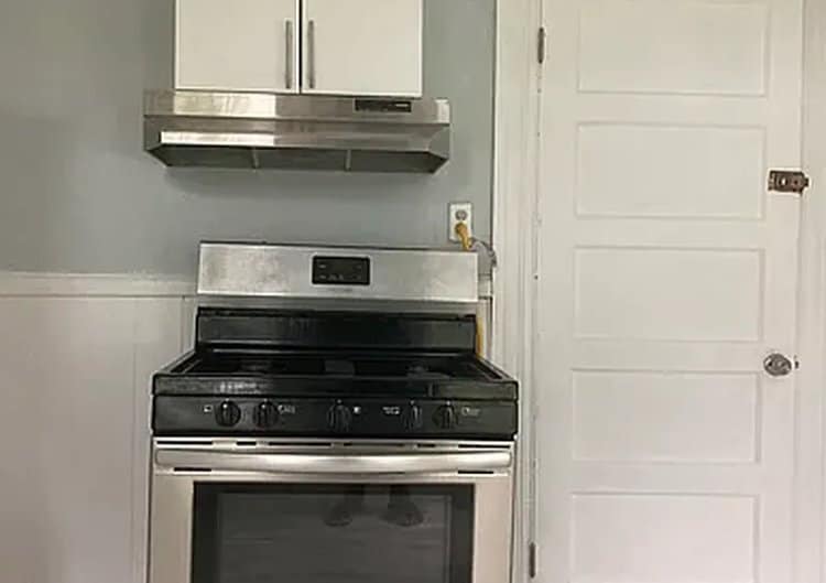 Building Photo - 123 Harmony St